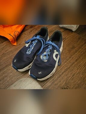 On Cloud monster Acai/Lavender Blue Road Running Shoes Sneakers Women's 7.5 Used